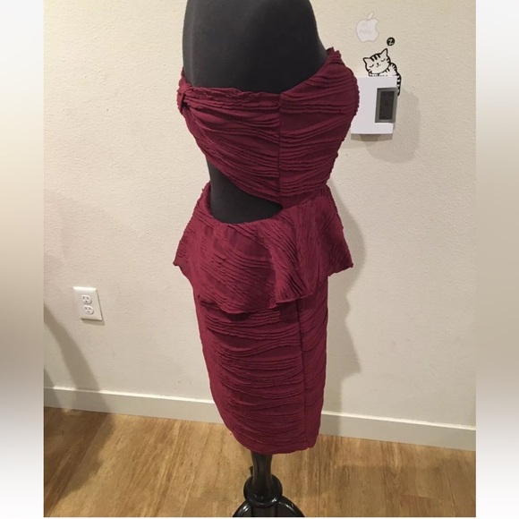 Love Culture women’s dress small wine Burgundy Peplum Mini Strapless Bow bodycon - Picture 5 of 7